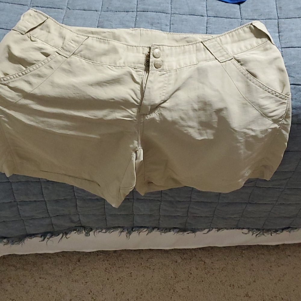 Columbia Shorts
